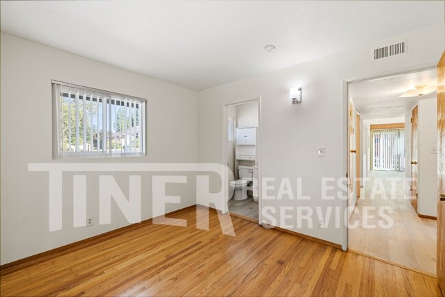 Building Photo - 3841 Marshall Ave