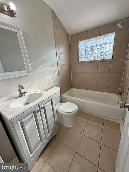 Building Photo - 3413 Wallford Dr