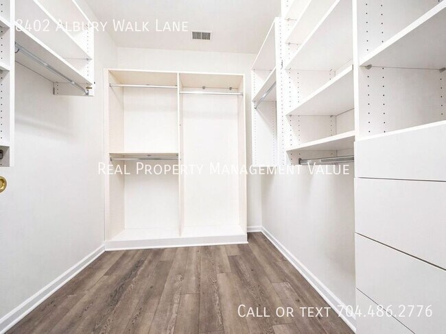 Building Photo - 8402 Albury Walk Ln