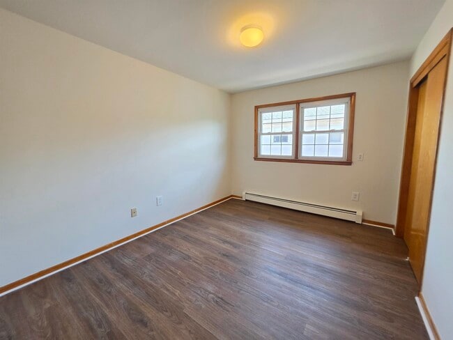 Building Photo - 295 Paulanne Terrace