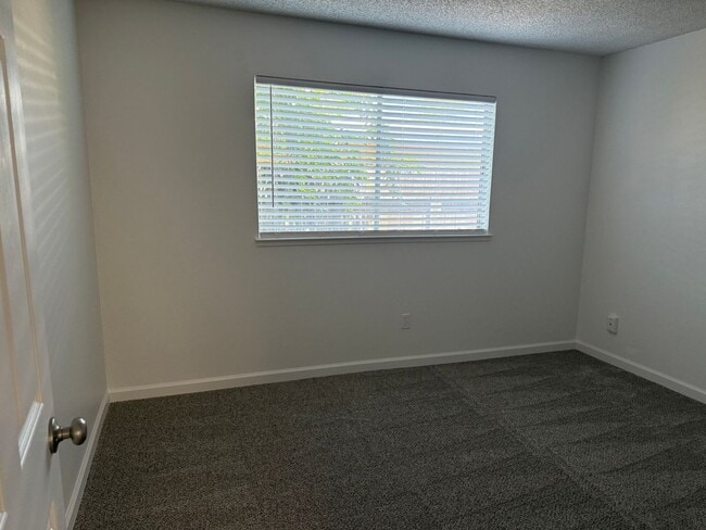 Building Photo - 5953 Moss Creek Cir