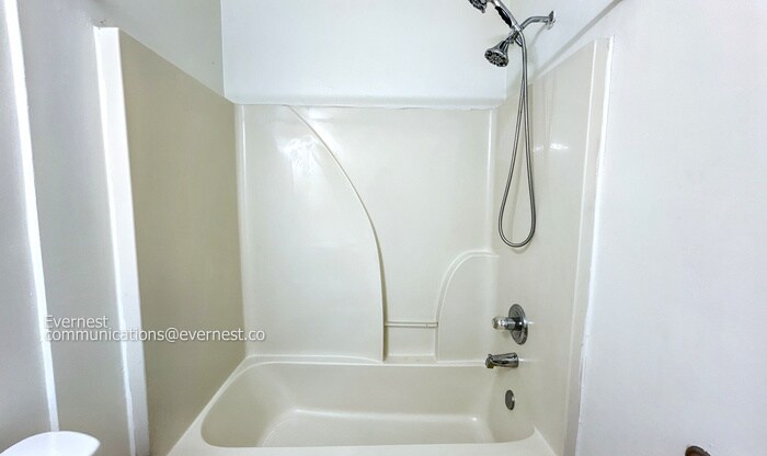 Building Photo - 9299 Grove Manor Dr