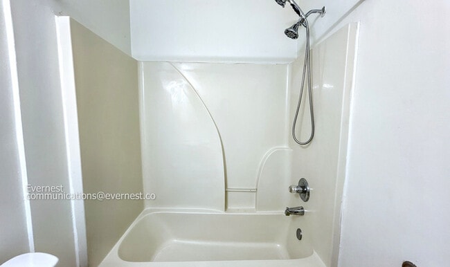 Building Photo - 9299 Grove Manor Dr