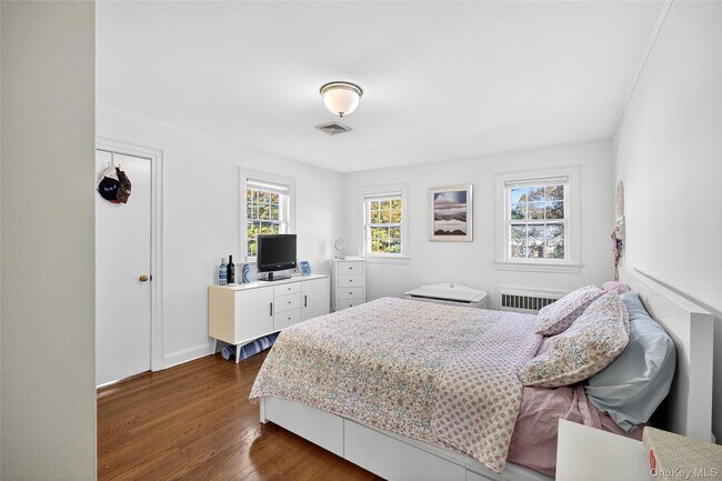 Building Photo - 6 Raven Way