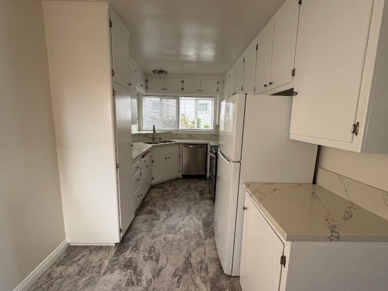 Building Photo - 2508 Highland Ave