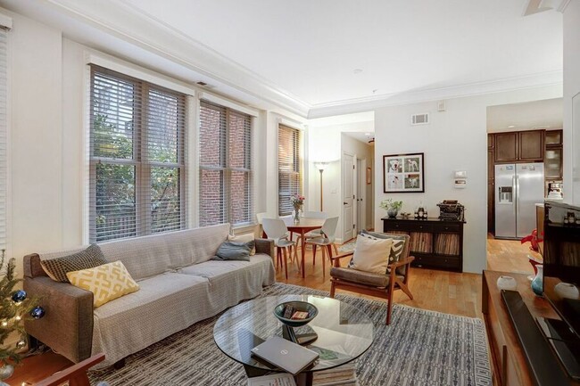 Building Photo - 1323 Clifton St NW