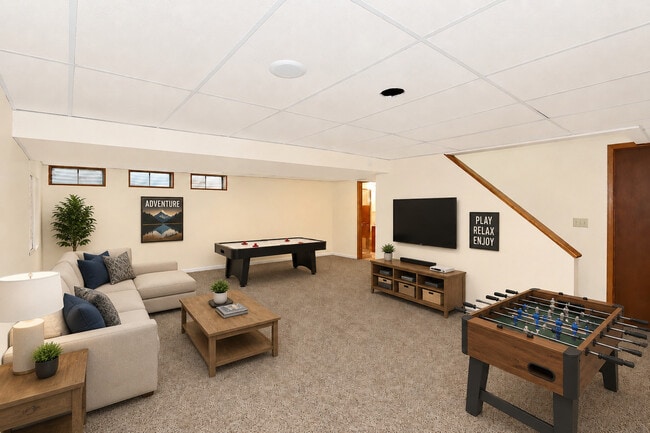 Building Photo - 706 North Point Dr