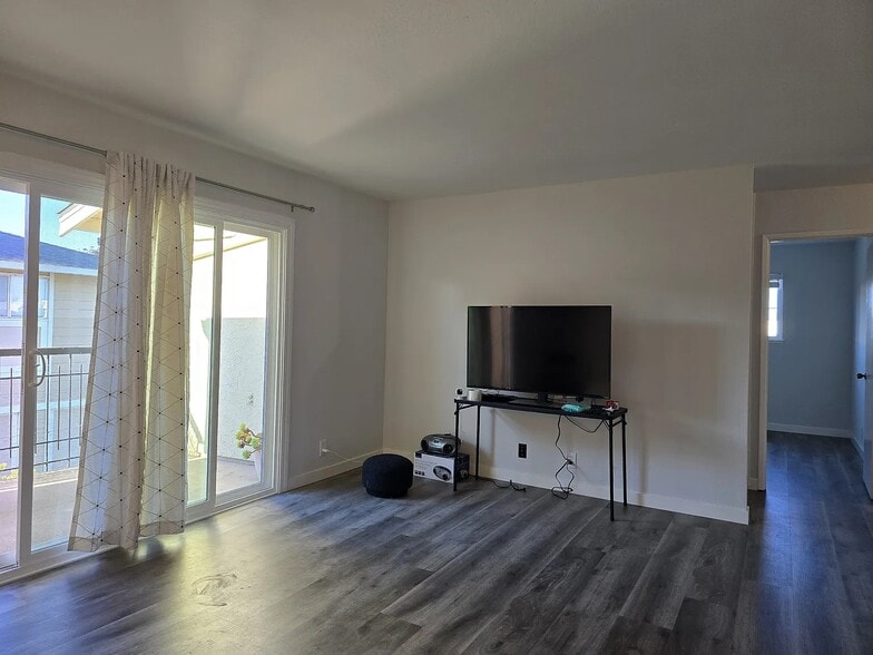 Building Photo - 14583 Doolittle Dr