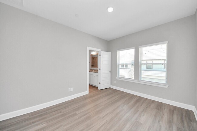 Building Photo - 5300 Berkeley Knl Cir