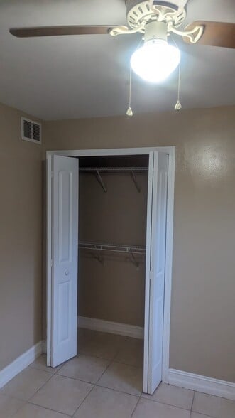 Building Photo - 513 Meadow Rd