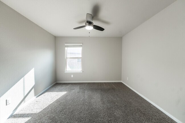 Building Photo - 3206 Sumac Dr