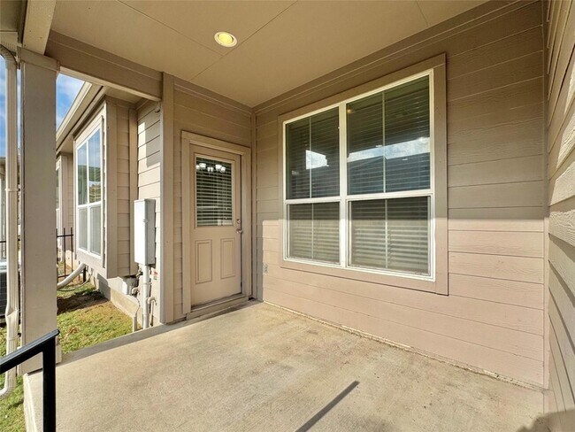 Building Photo - 113 Homily Dr