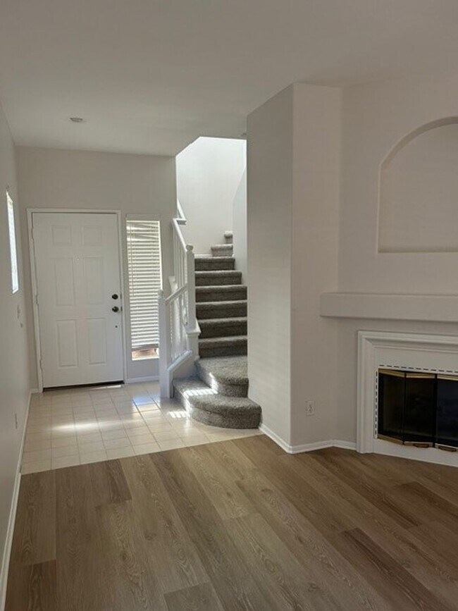 Building Photo - 2-Bedroom 2-Bath Rancho Santa Margarita Home