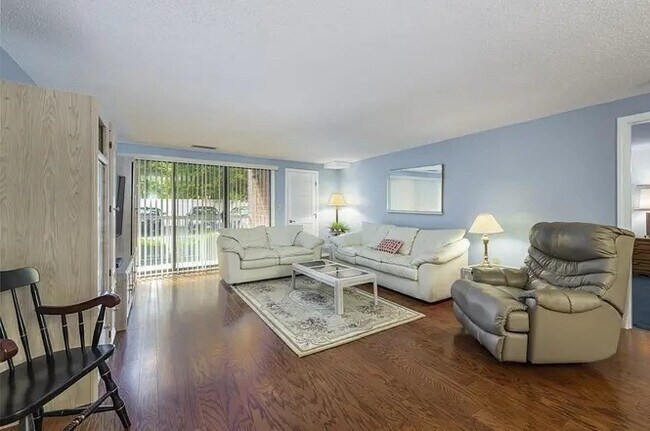 Primary Photo - 8 9th St