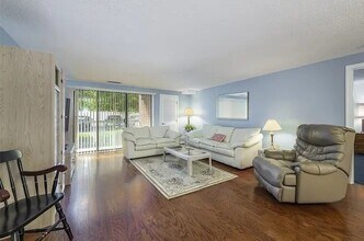 Building Photo - 8 9th St