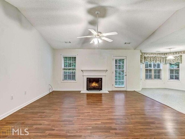 Building Photo - 2804 James Henry Dr