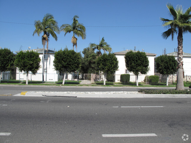 Building Photo - 2019 E Alondra Blvd