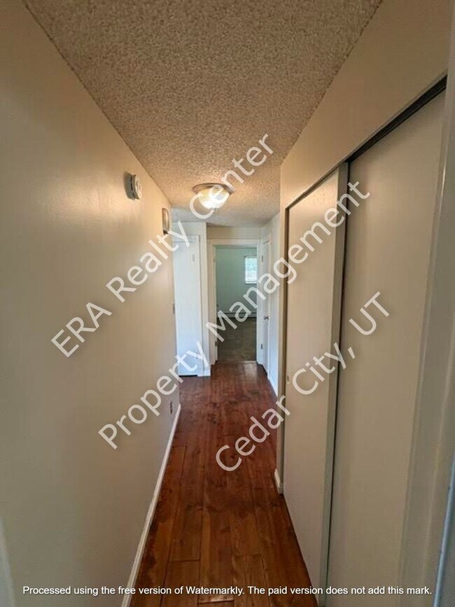 Building Photo - Move-In Bonus!!!! 2 bed - 1 bath in the Heart of Cedar City
