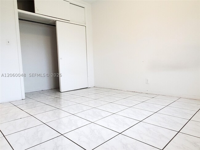 Building Photo - 6580 Santona St