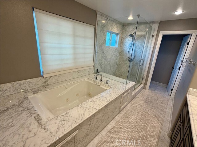 Building Photo - 5243 E Arbor Rd