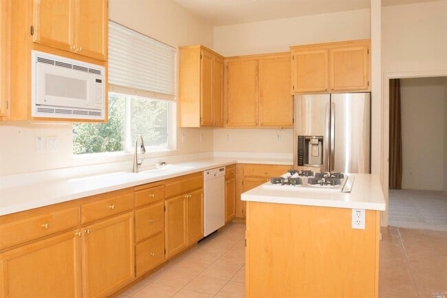 Building Photo - Beautifully Updated 5 Bedroom, 4 Bath Home...