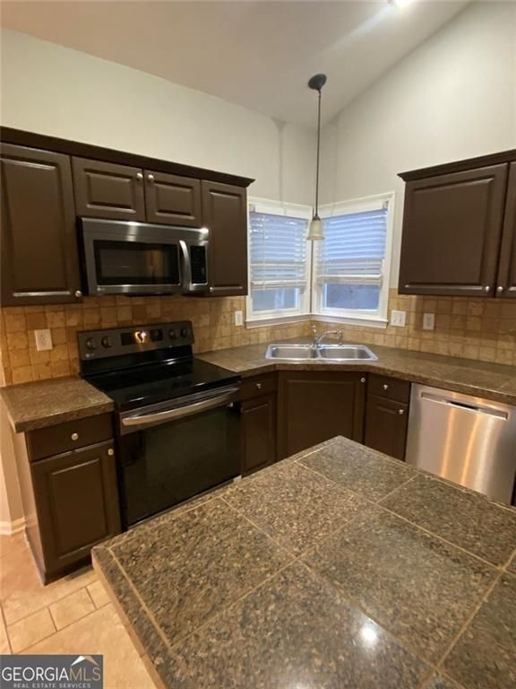 Building Photo - 855 River Overlook Dr NW