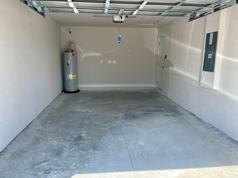 Garage - 24487 Zephyr Ct