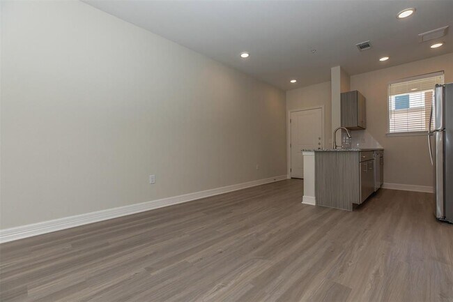 Building Photo - 1201 W Whitestone Blvd
