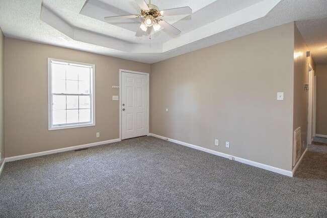 Building Photo - 101 Monarch Ln