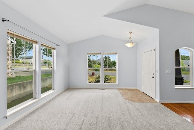 Building Photo - 3 bedroom 2 bath Home for Rent in Yelm!