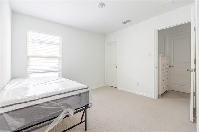 Building Photo - 2340 Willow Garden Dr