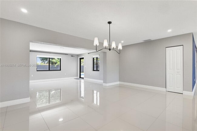 Building Photo - 4165 W 5th Ln