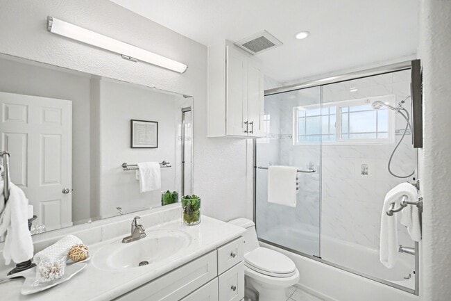 Building Photo - Modern 3BD Home with Eco Water Systems, EV Charging & Designer Finishes – Prime San Jose Locale