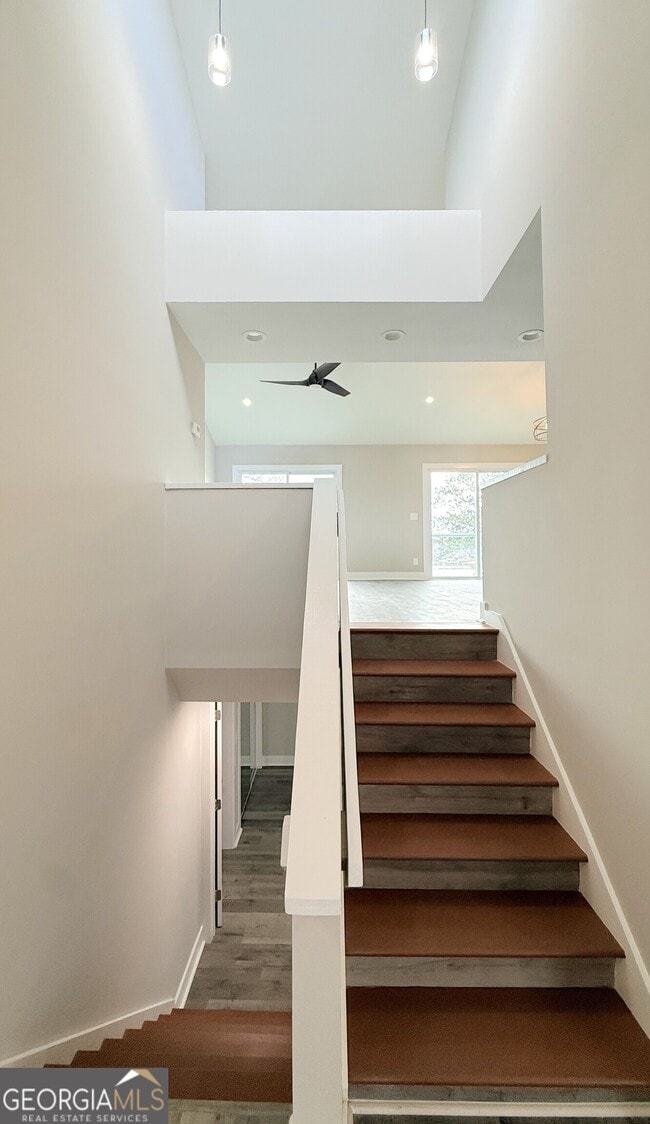 Building Photo - 295 Clearview Ct