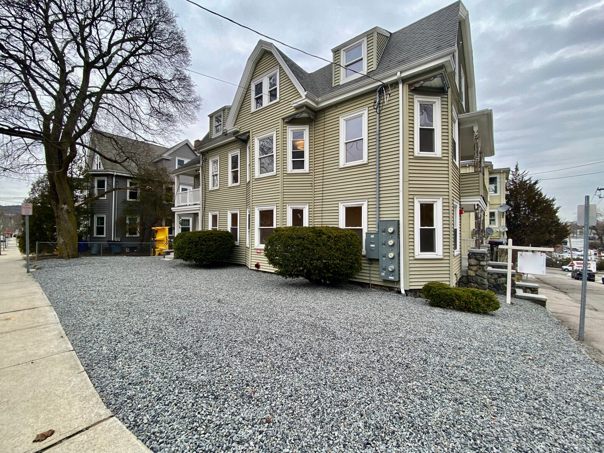 Building Photo - 21 Bellevue St