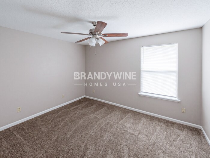 Building Photo - 3363 Hampstead Dr