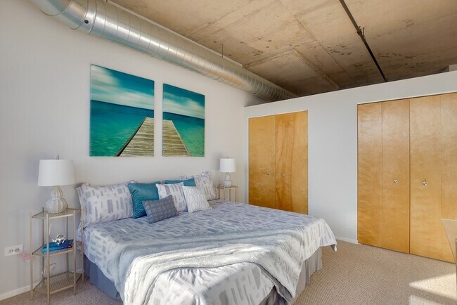 Building Photo - 6 S Laflin St