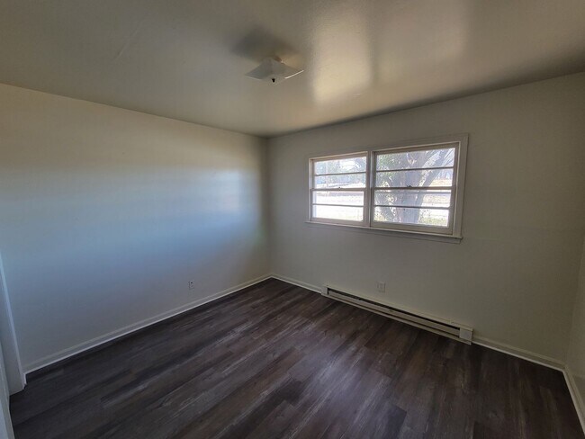 Building Photo - 518 W Florida St