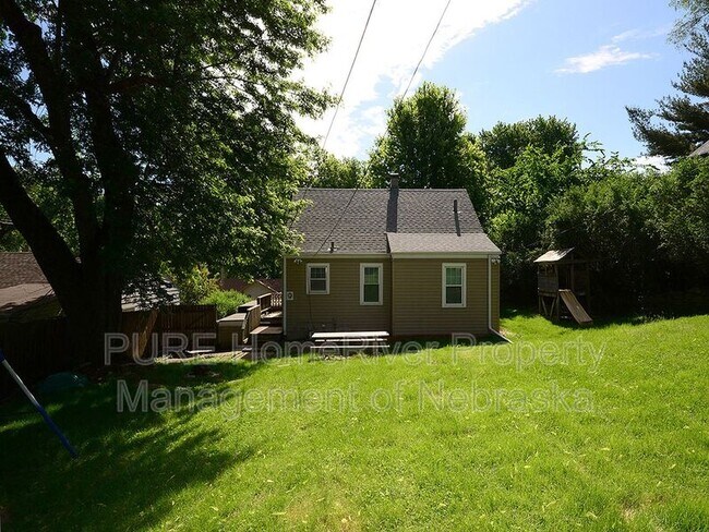 Building Photo - 2108 S 46th St