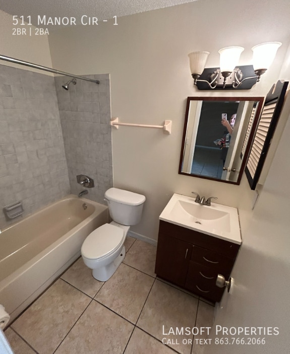 Building Photo - 511 Manor Cir