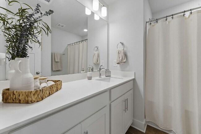 Building Photo - Luxury 3BR/2.5BA Craftsman Townhome with Designer Finishes & Open-Concept Living in Trailside at ...