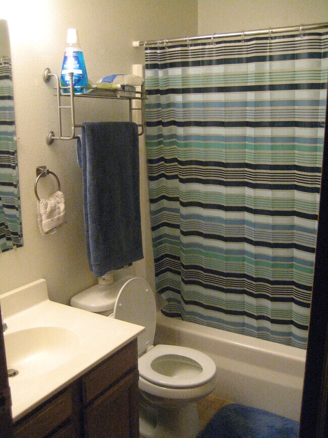 Building Photo - 1 Bedroom, 1 Bath Condo on Iowa City's West Side