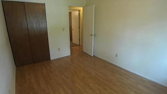 Building Photo - 4787 Sunvalley Dr