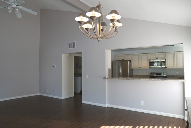 Building Photo - 35106 Mission Hills Dr