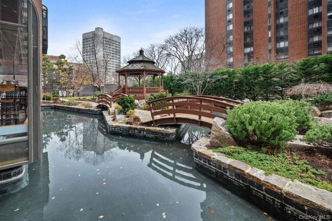 Building Photo - 4 Martine Ave