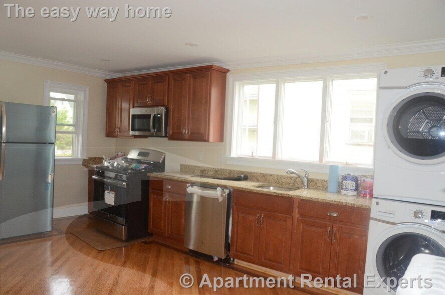 Primary Photo - 37 Edgar Ave