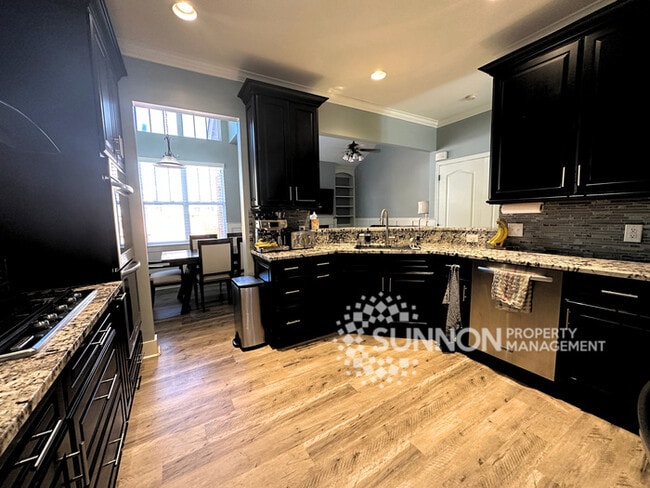 Building Photo - Live your best Lake Life 4 BR 2.5 BA