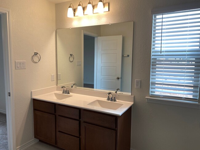 Building Photo - Gorgeous New Construction Home Available f...