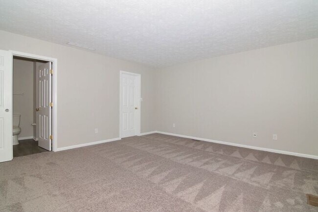 Building Photo - 2 Bedroom Condo