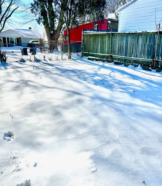 Building Photo - 2308 E Vermont Ave